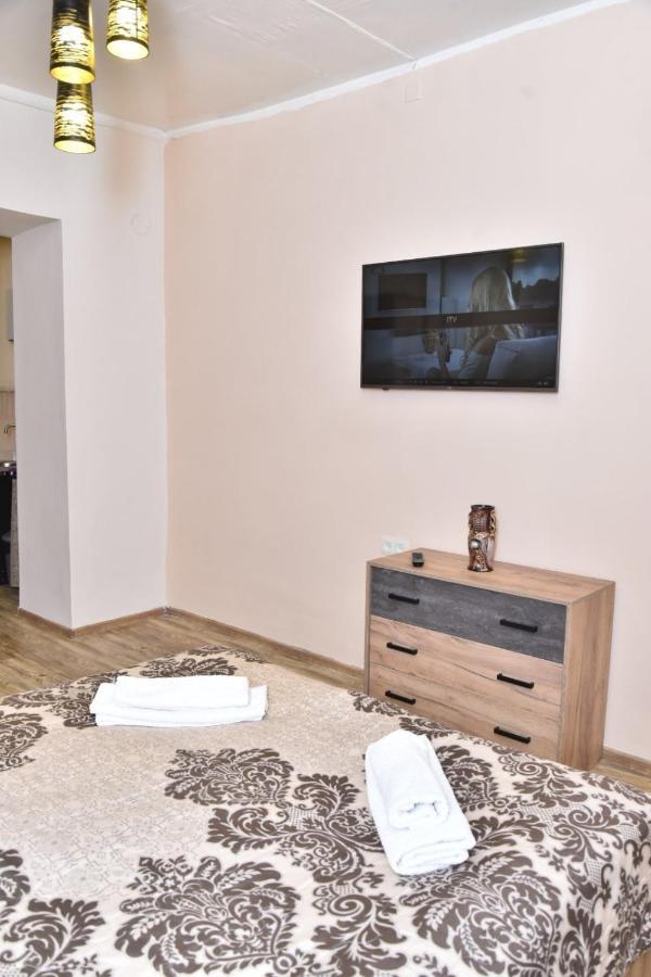 Gyumri Square Apartment ภายนอก รูปภาพ